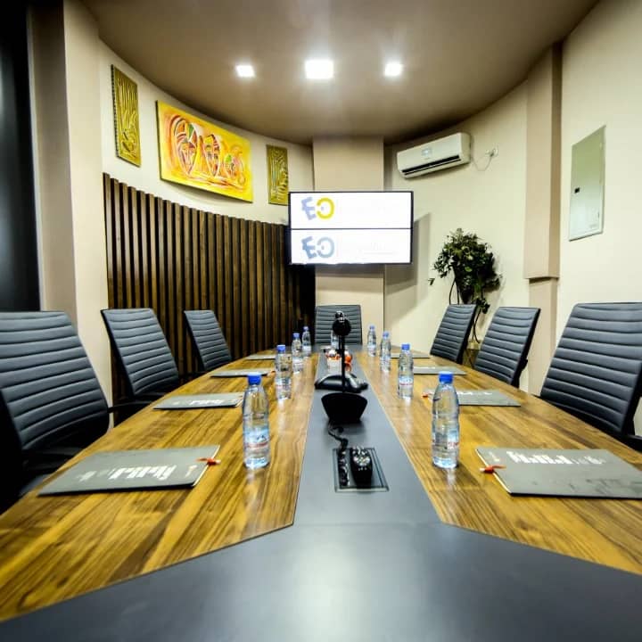 Bureau équipé coworking Yaoundé EasyOffices
