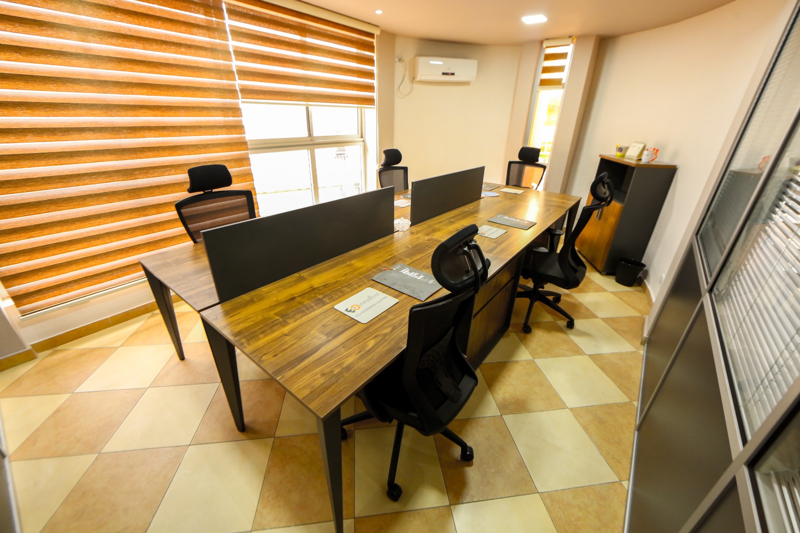 Open space coworking EasyOffices Yaoundé