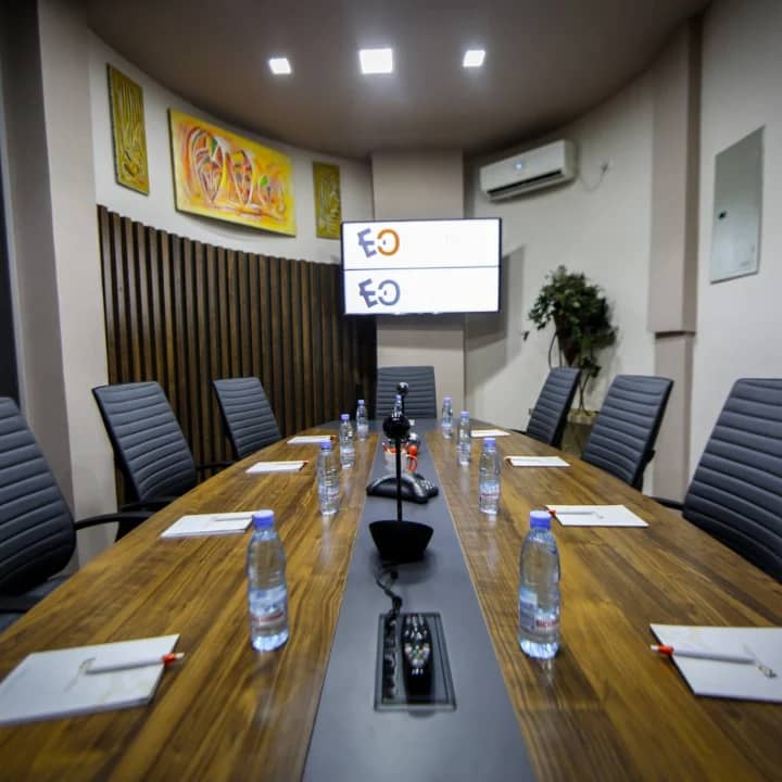 Salle de réunion EasyOffices Yaoundé